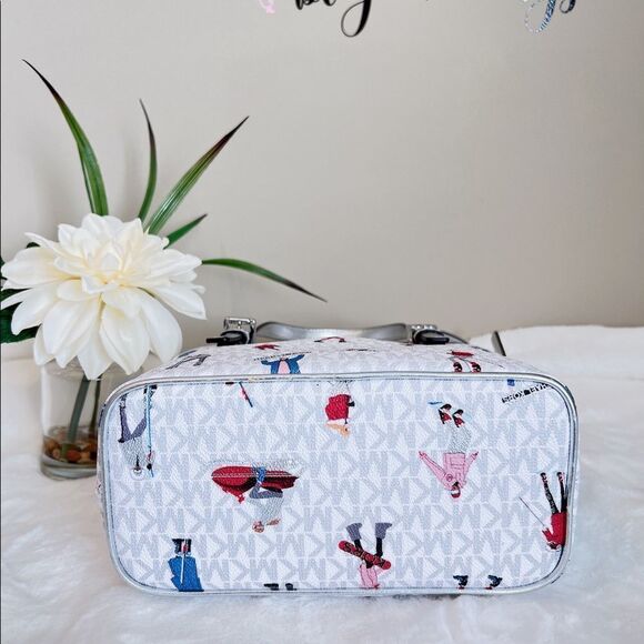 Michael Kors Jet Set Girls‎ Print White Signature XS Carryall Top Zip Tote Bag - Picture 4 of 6